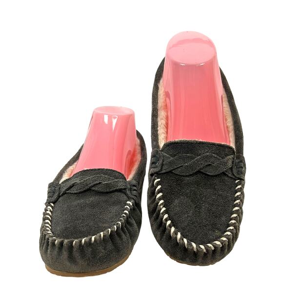 Minnetonka MINNETONKA Dark Gray Suede Sherpa Slippers 8 Comfortable Warm - Picture 1 of 10